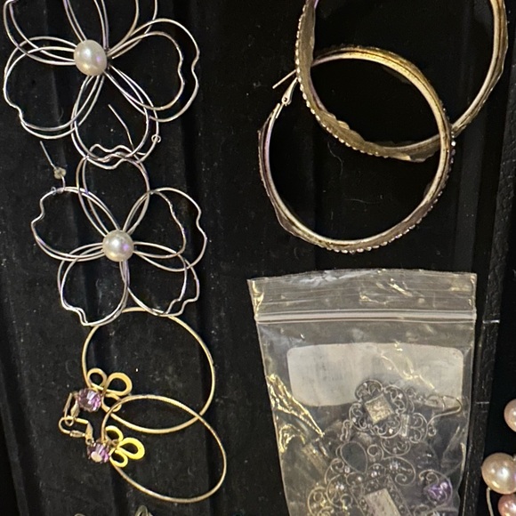 Lot of 30 random jewlry new and vintage mixed ALL WEARABLE Resellers - Picture 6 of 8